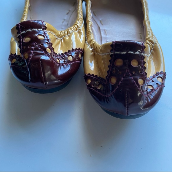 MIU MIU Women's Beautiful Patent Leather Yellow Brown Flats Size 37 - Picture 4 of 5